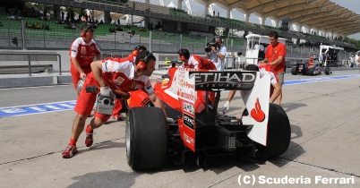 フェラーリ、エンジンの信頼性の問題を否定 thumbnail