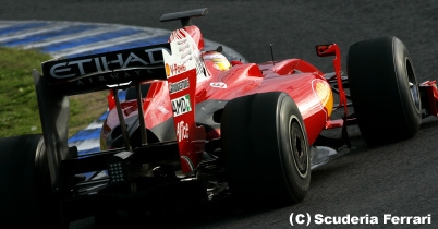 フェラーリ、28日に2010年型車を発表 thumbnail
